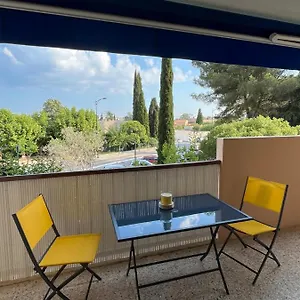 https://appartement-t2-hyres-grand-balcon.fr-provencehotel.com