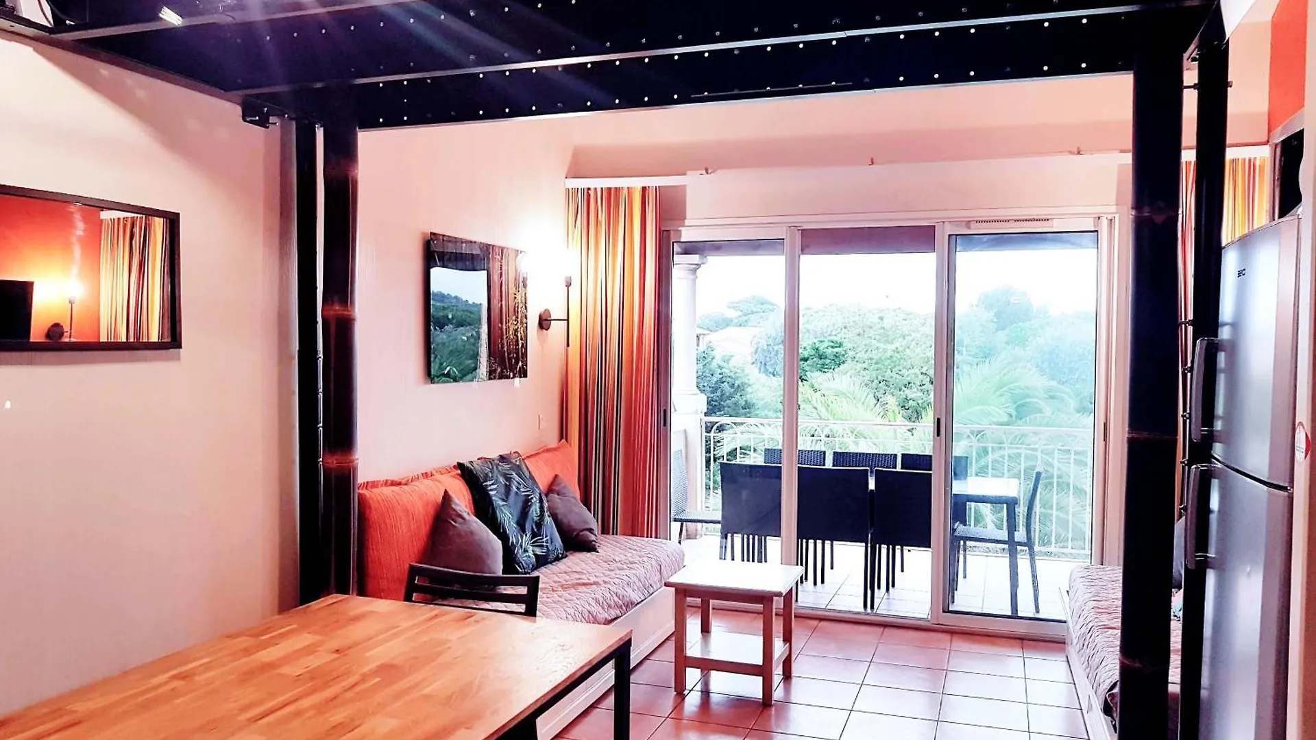 Appartement Les Ecrins de la Badine - hameaux à Hyères 0*,